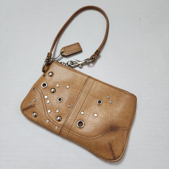 Coach Leather SoHo Stud Wristlet Wallet Purse - Picture 2 of 4